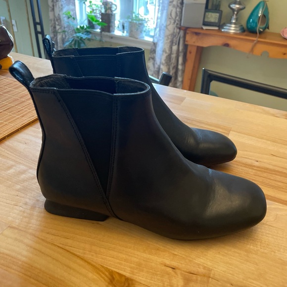 Camper Casi Myra Ankle Boots in Black Leather - Picture 7 of 7
